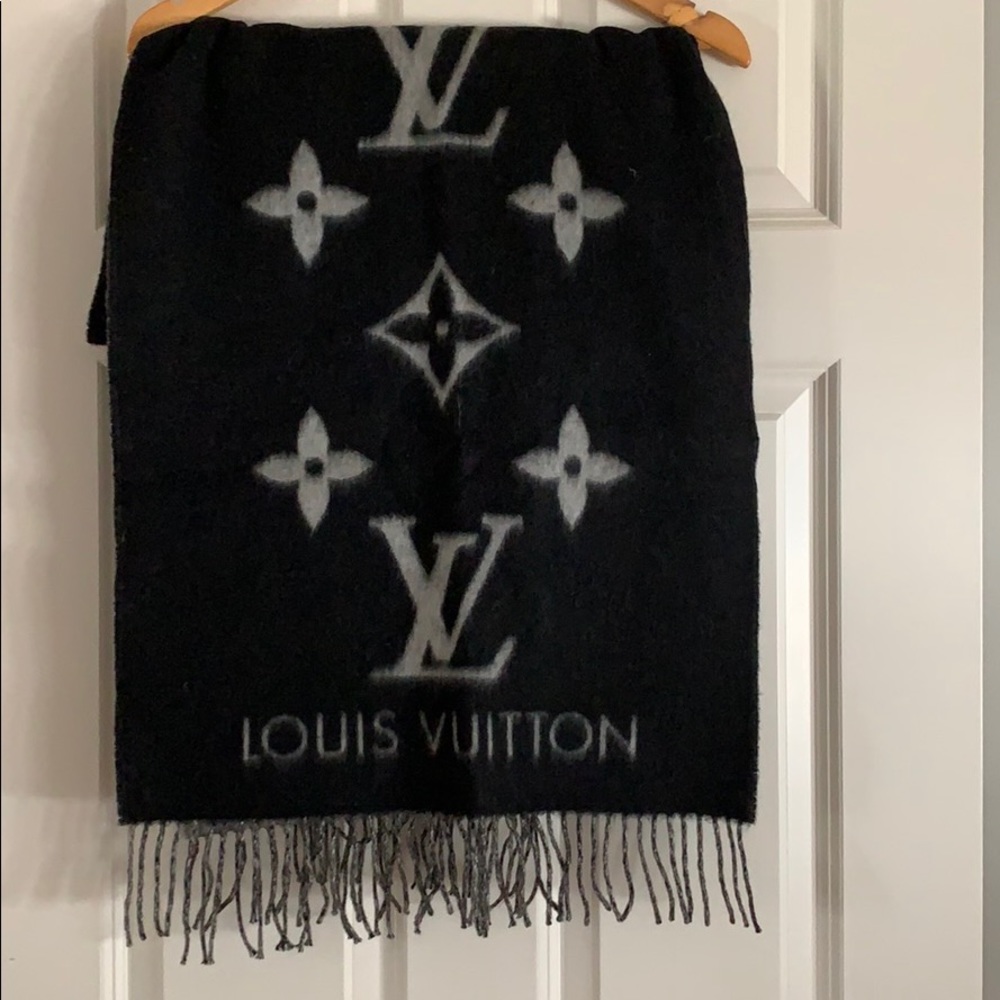 Authentic Louis Vuitton scarf